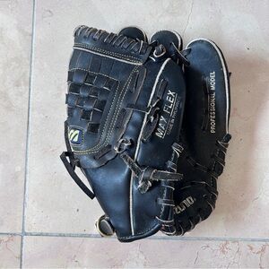 Mizuno Max Flex MZ107 Youth Black Baseball Glove Full Grain Leather “Left Hand”